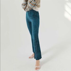 Urban Outfitters Rosie Velvet Plisse Flare Pant, Teal size M